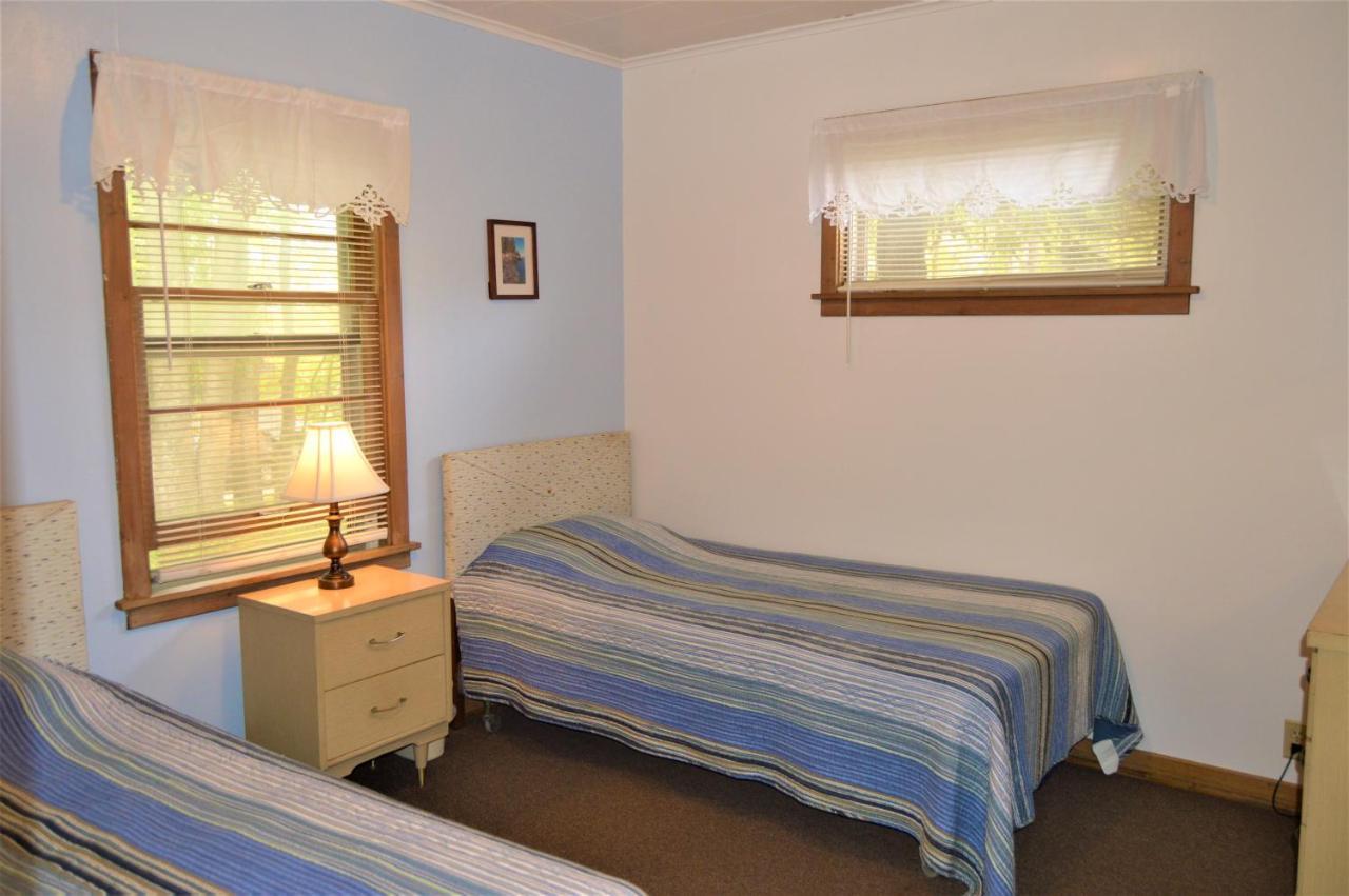 Baileys Sunset Cottages เบลีย์ส ฮาร์เบอร์ ภายนอก รูปภาพ