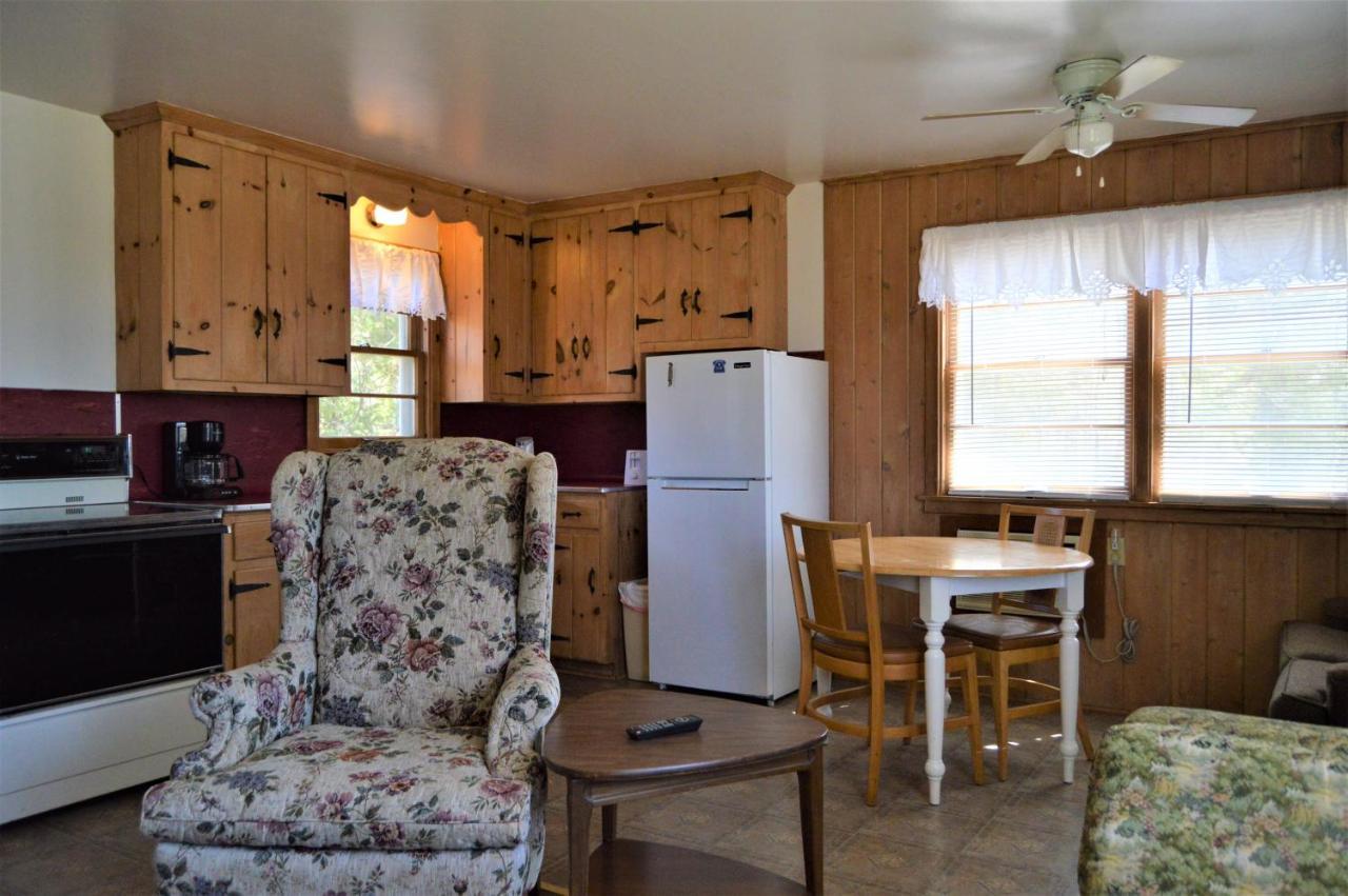 Baileys Sunset Cottages เบลีย์ส ฮาร์เบอร์ ภายนอก รูปภาพ